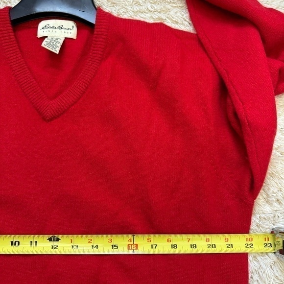 Vintage Eddie Bauer Mens V-Neck 100% Lambswool Sweaters size Medium - Picture 4 of 7